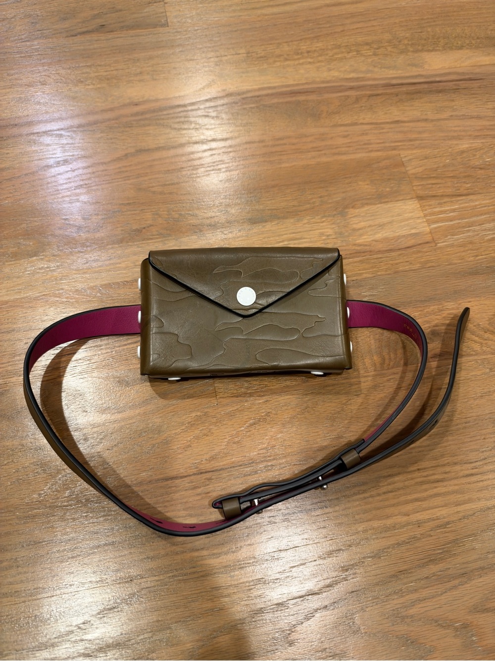 Atlas Belt Bag in Olive
RAG & BONE Olive Green Leather Belt Bag with Magenta Lin